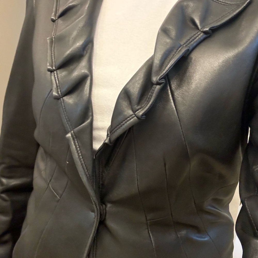 Elie Tahari leather jacket, blazer M